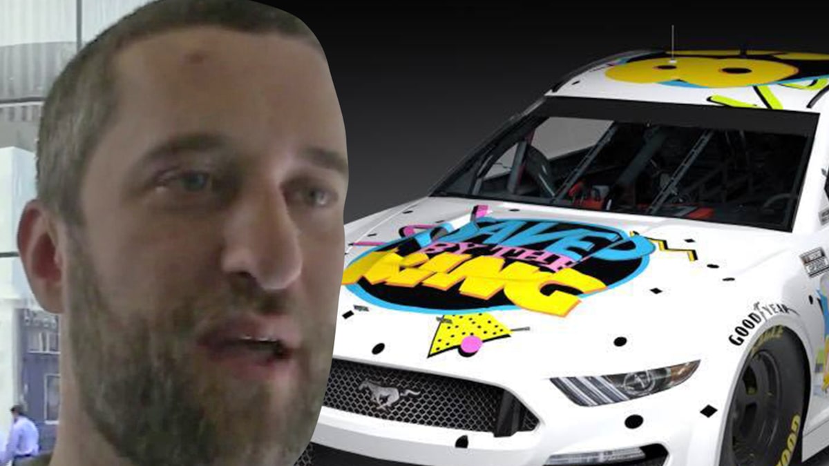 “Rescued by the Bell” Star Dustin Diamond receives Nascar Honors